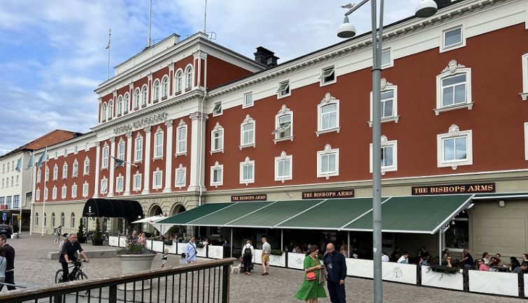 Stora hotellet kan du flytta till i Jönköping