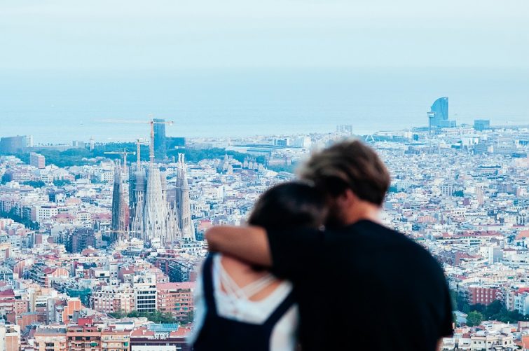 Par-i-utlandet-funderar-på-att-flytta-tillbaka-till-sverige-Barcelona
